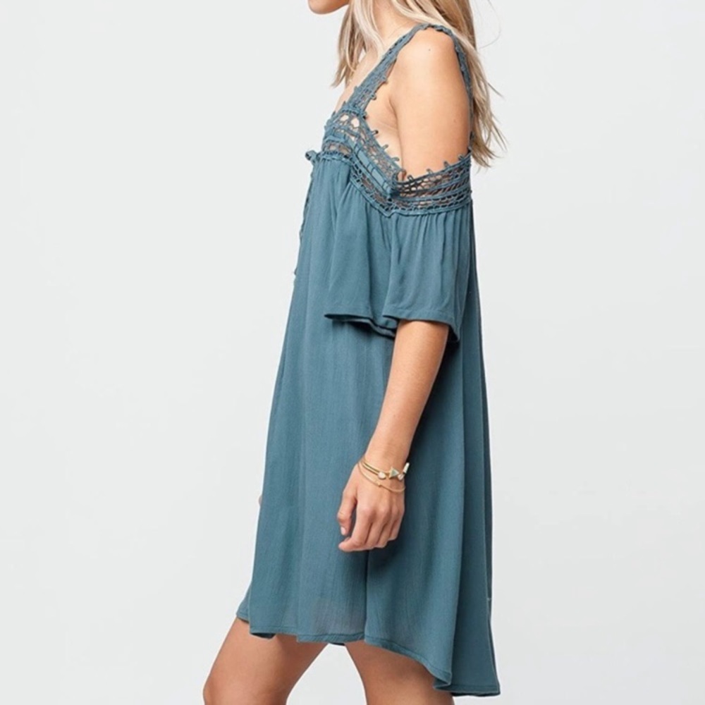 O'Neill Dominica Cold Shoulder Woven Detailed Mini
Dress Blue Size: M NWT - Picture 4 of 9
